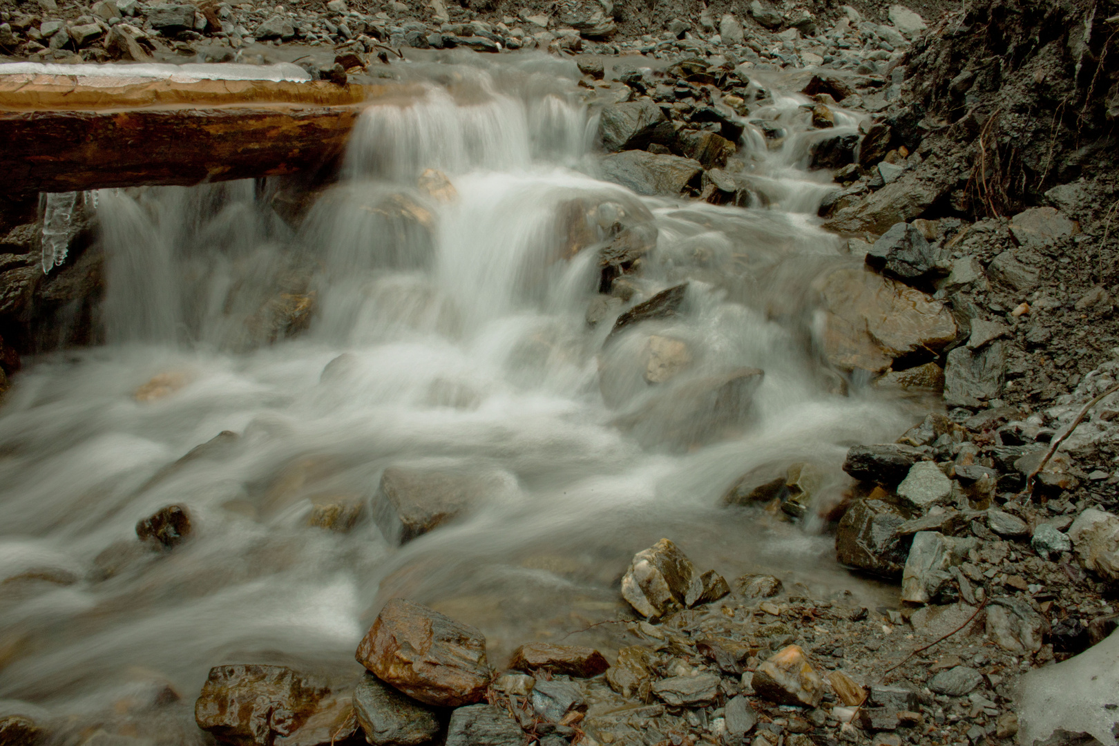 Ein kleiner Bach in Südtirol