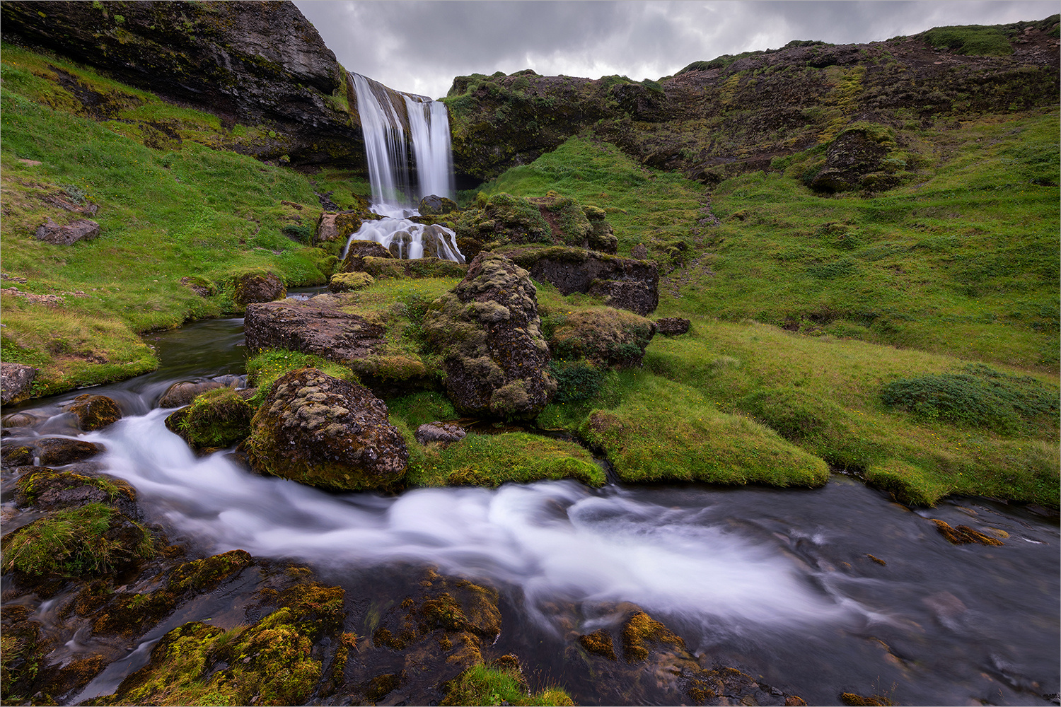 ein kleiner Wasserfall