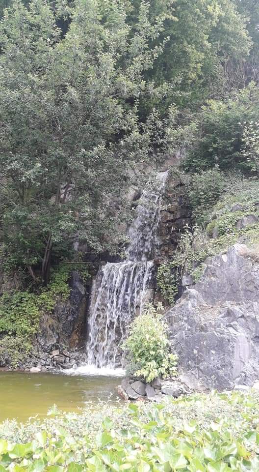 Ein kleiner Wasserfall in Attendorn