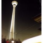 ein kleines Bild mit einem großen Turm, den Alex