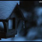 Ein kleines Haus im Schnee