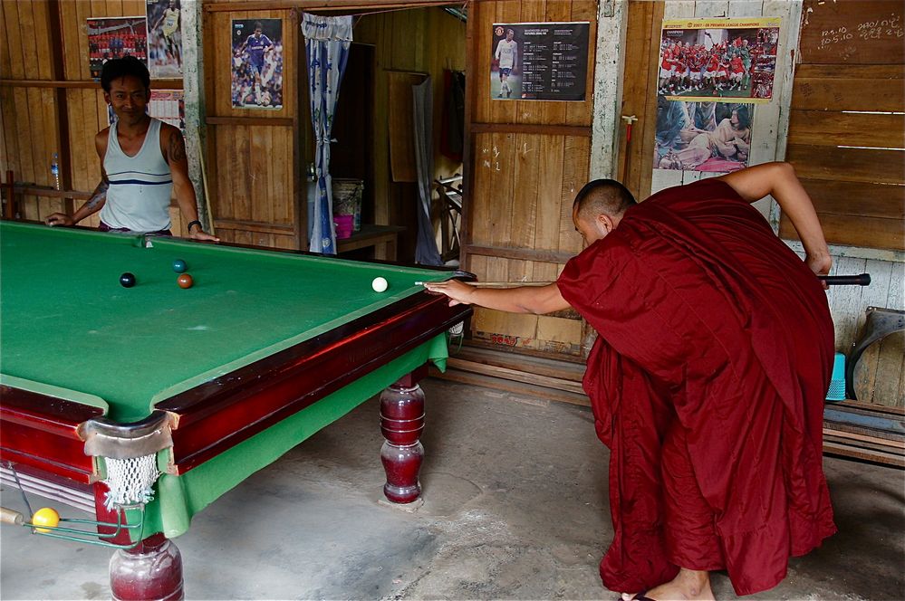 ein kleines match als konzentrationsübung, burma 2011