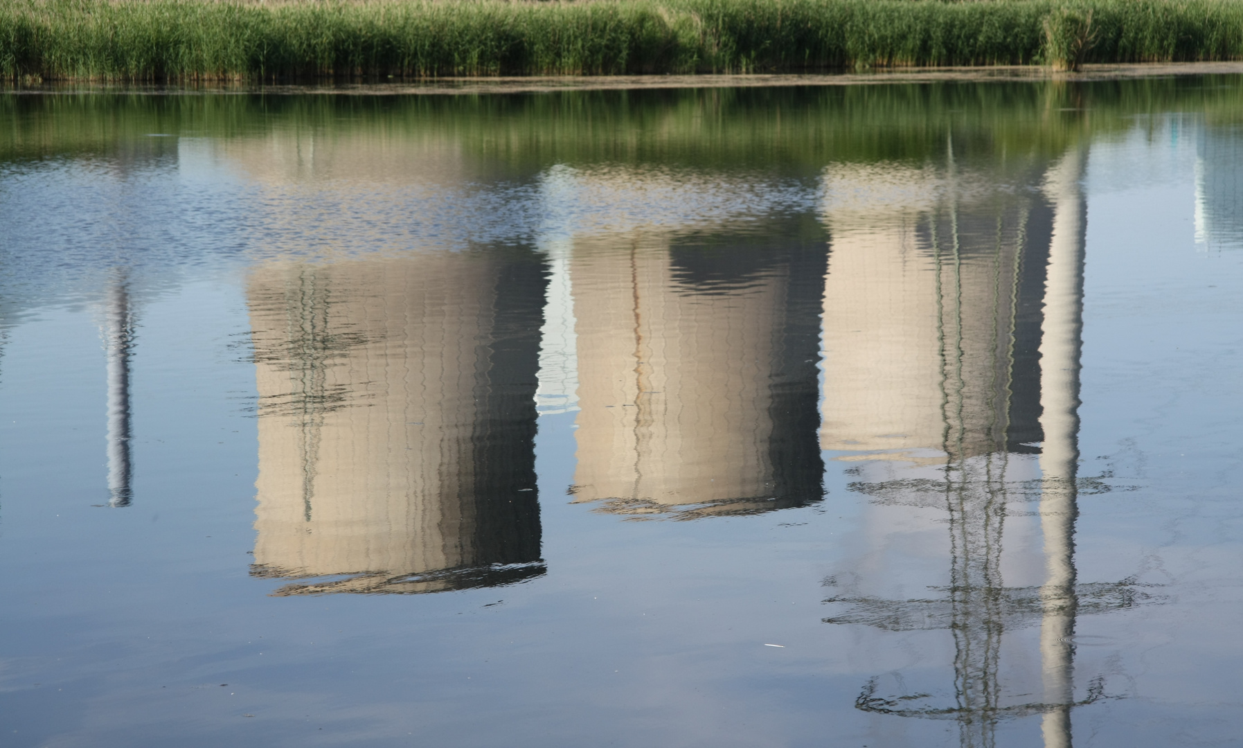 ein Kraftwerk steht Kopf