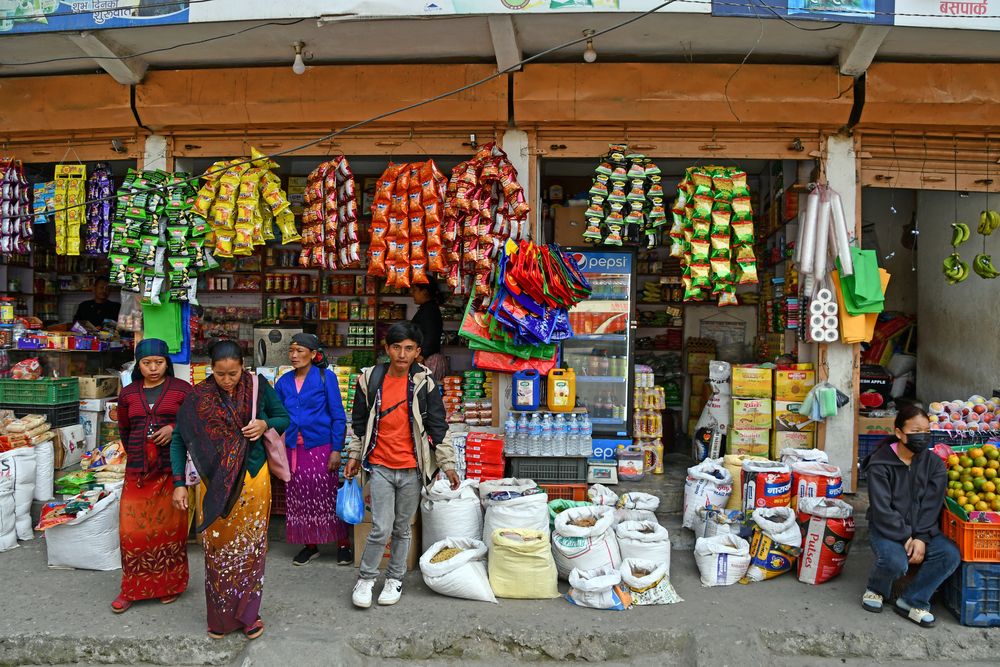 Ein Laden in Gorkha in Zentralnepal