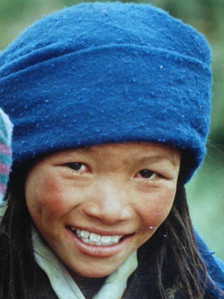 Ein lächeln in den Bergen von Tibet in  5600 m Höhe