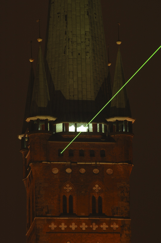 Ein Laser an Lübecks Himmel