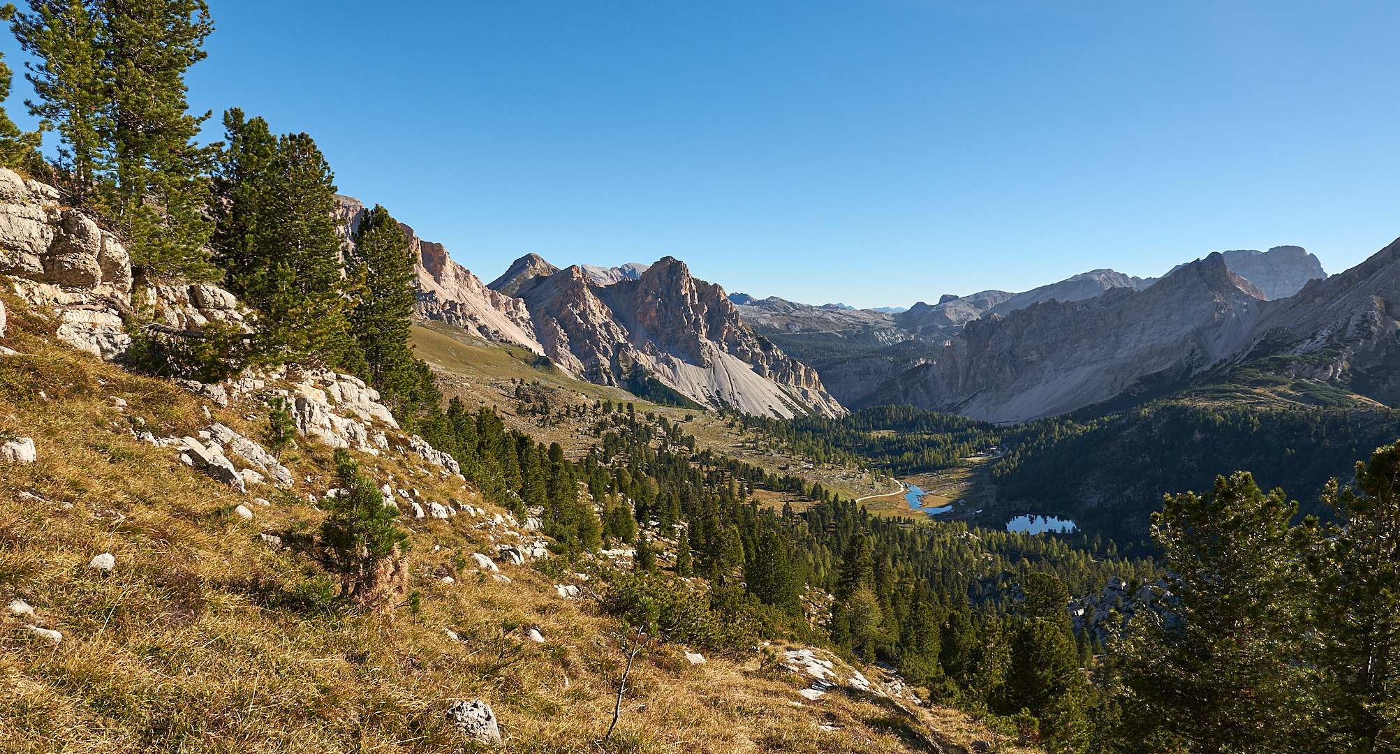 Ein letzter Blick auf die Kleine Fanes beim Aufstieg zum Heiligkreuzkofel 2907 m...