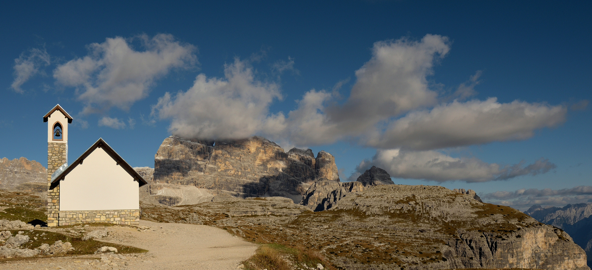 Ein letzter Blick zurück, ein 8 Stunden Wandertag in einem der schönsten Gebirge...