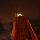 Ein leuchtender Turm