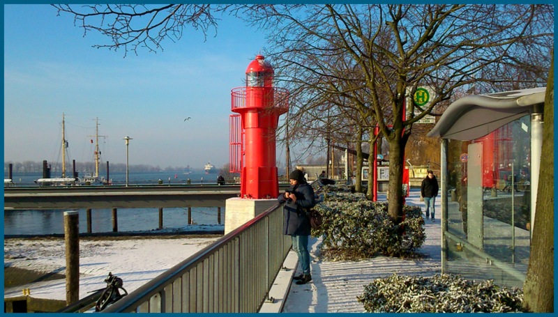 Ein Leuchtturm in Övelgönne/Hamburg