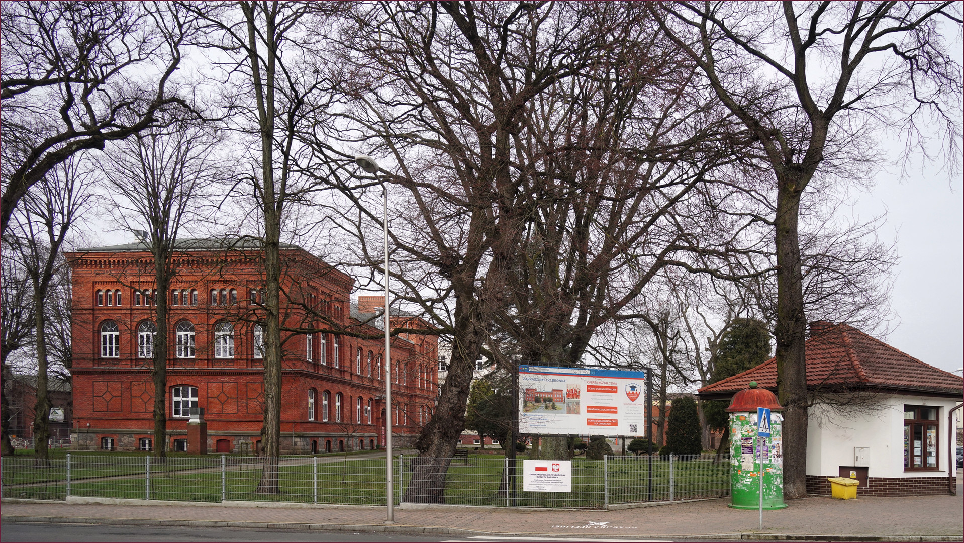 Ein „Liceum“ wirbt um Schüler ....