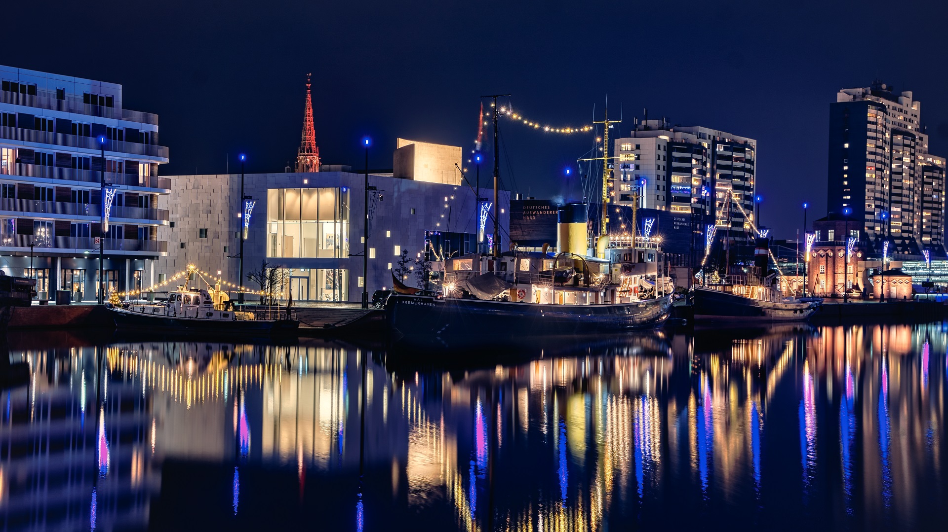 ein Lichtermeer im Neuen Hafen