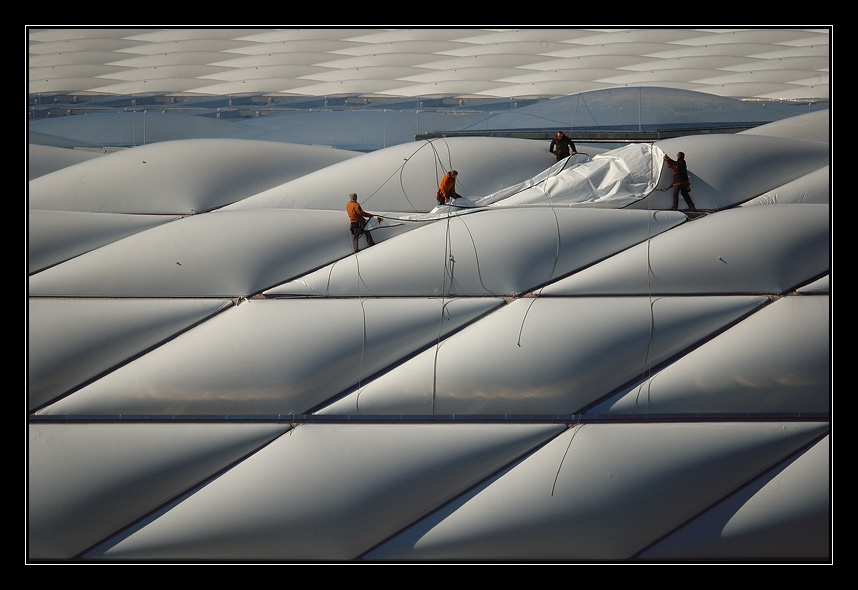 ein luftiger Arbeitsplatz in den "Kissen" der Stadionhülle II