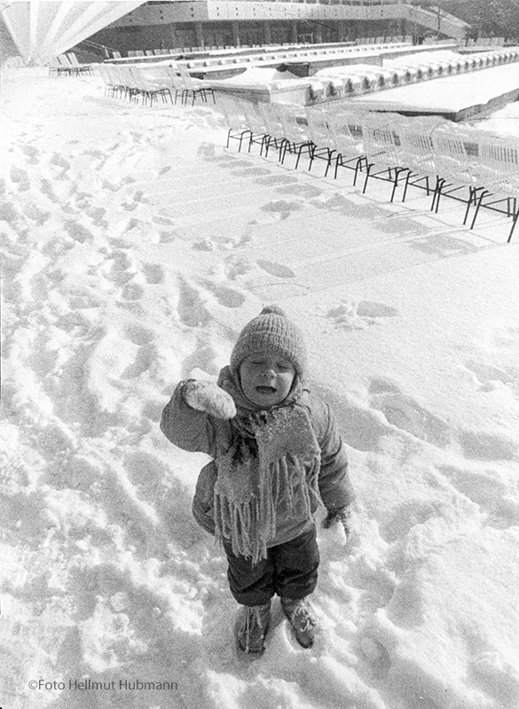 EIN MÄNNLEIN STEHT IM SCHNEE HERUM