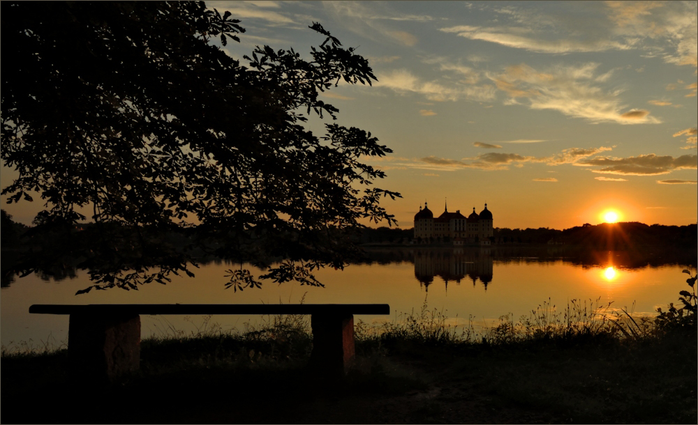 Ein Märchenschloss im Abendlicht