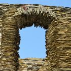 Ein mäßig erhaltenes "Fenster" in der Burg Beilstein an der Mosel