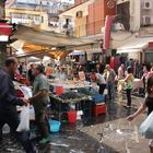 Ein Markt in Napoli