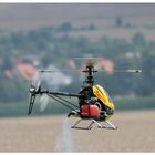 Ein Modellhubschrauber im Normalflug