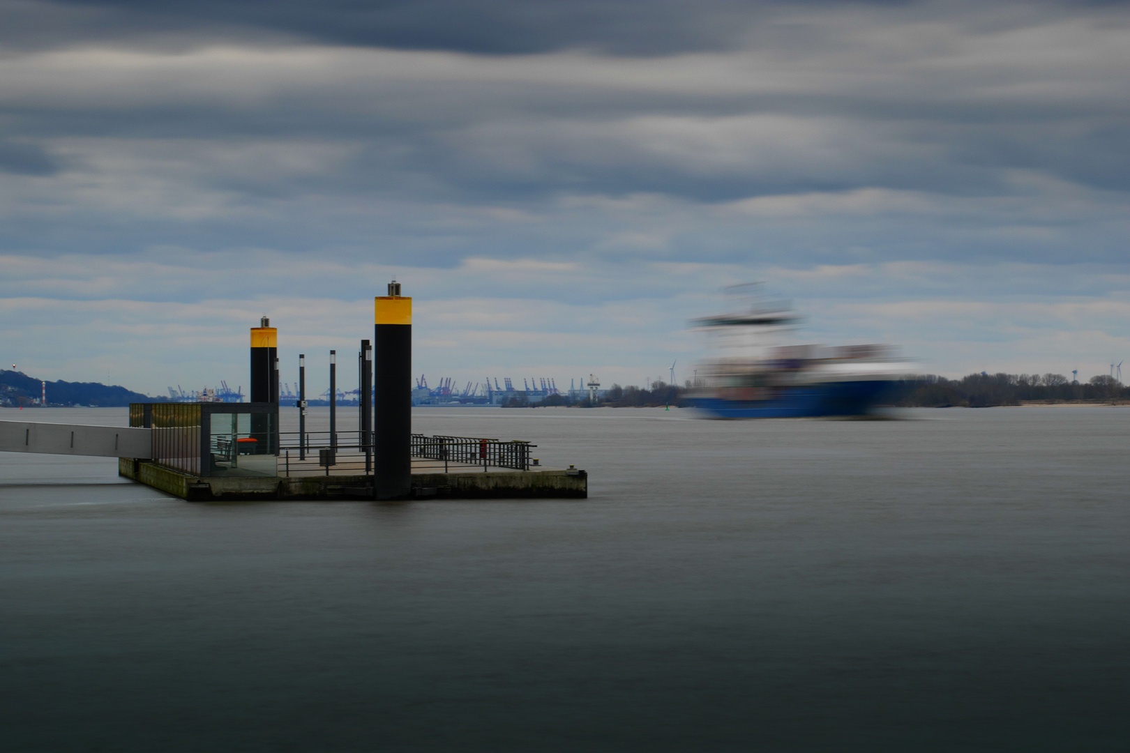 Ein Moment auf der Elbe