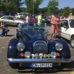 ein MORGAN Cabrio in blau