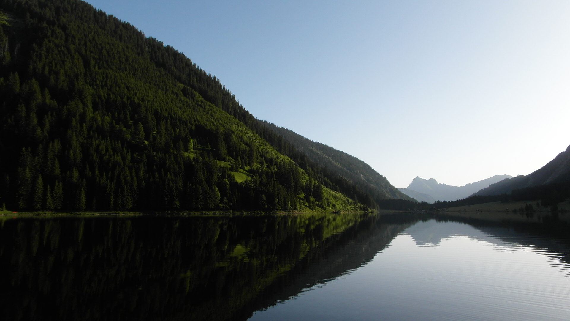 Ein Morgen am Bergsee