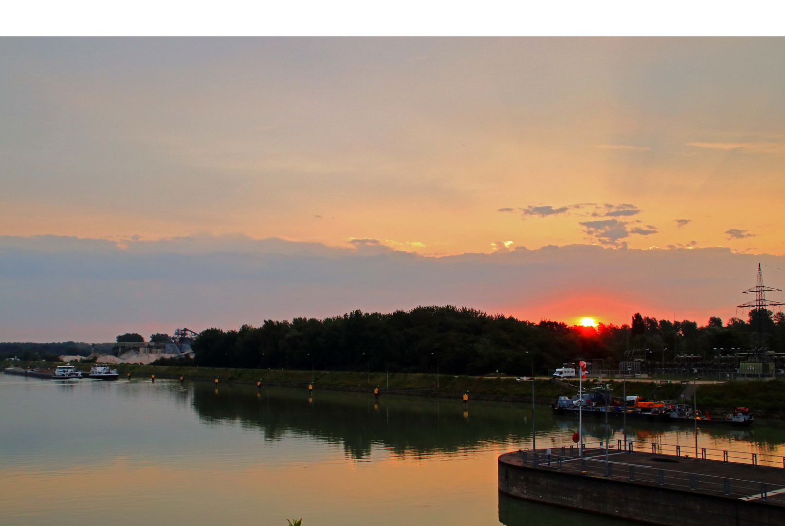 Ein Morgen am Rhein