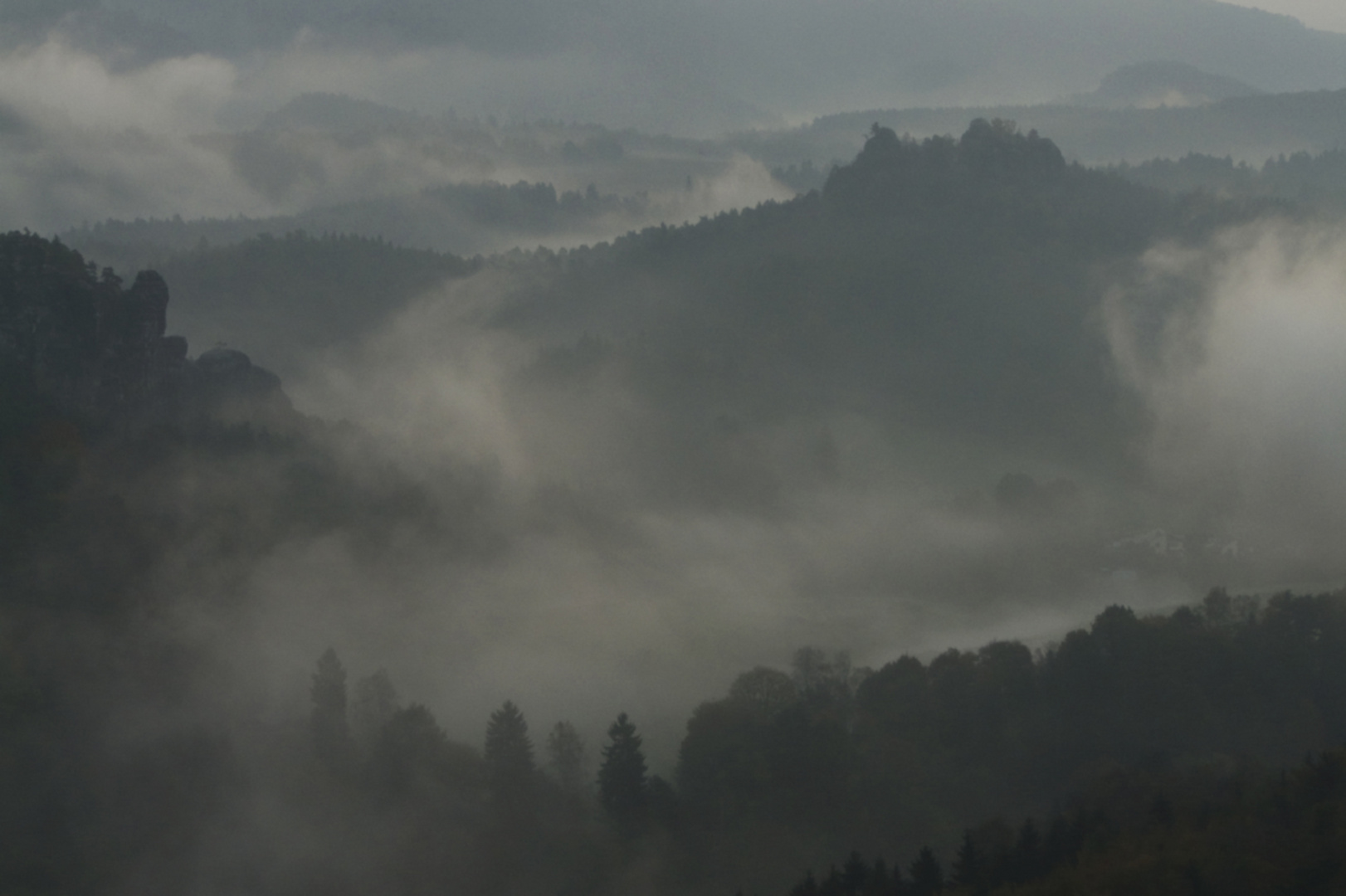 Ein Morgen im Elbsandsteingebirge 1