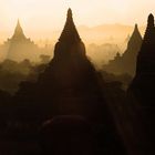 Ein Morgen in Bagan IV