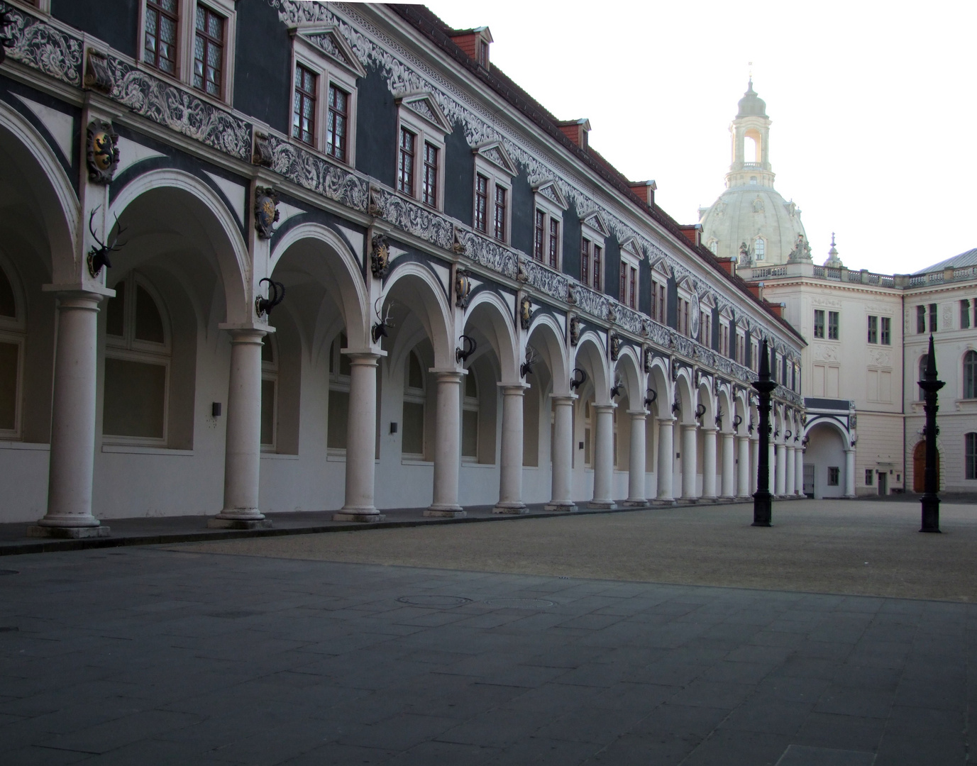 Ein Morgen in Dresden -Der Stallhof-