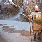 Ein (Nabatäer-)Wächter vor dem Siq (Schacht) in Petra (Jordanien)