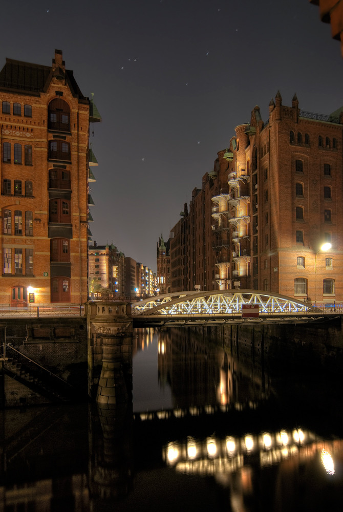 ...ein nächtlicher Zug durch die Speicherstadt...