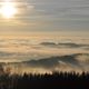 Ein Nebelmeer in der Abenddmmerung