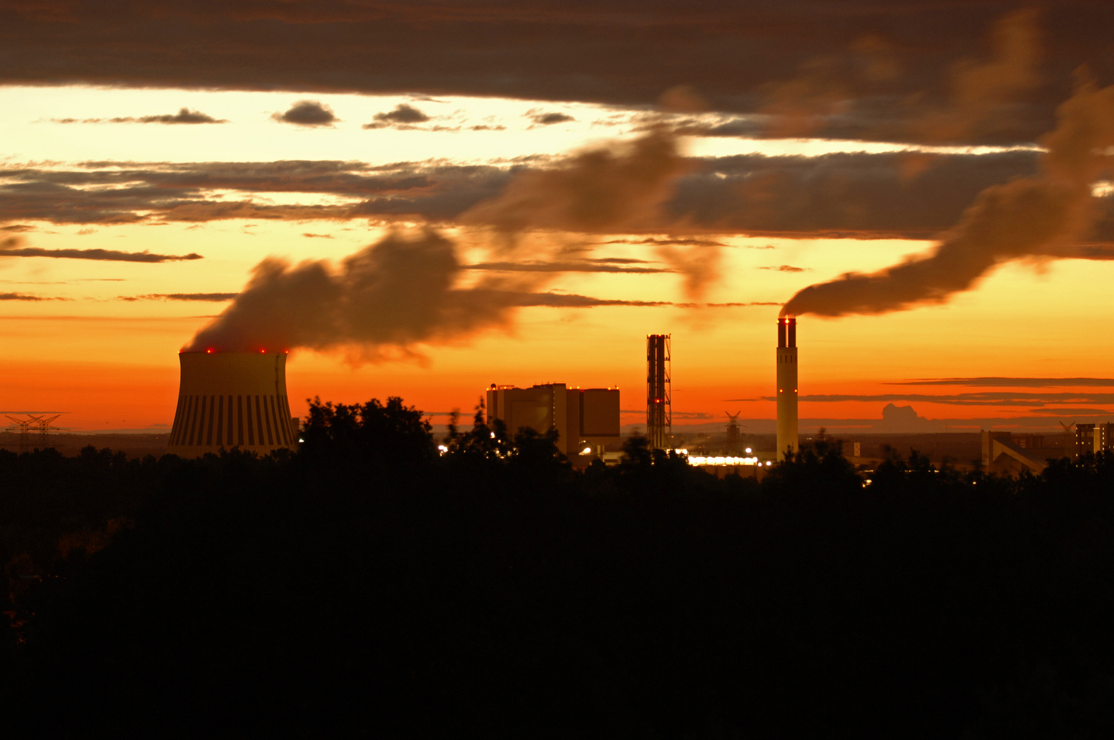 Ein neuer Tag beginnt, Sonnenaufgang über Berlin Richtung  Nordost um 3.23 Uhr