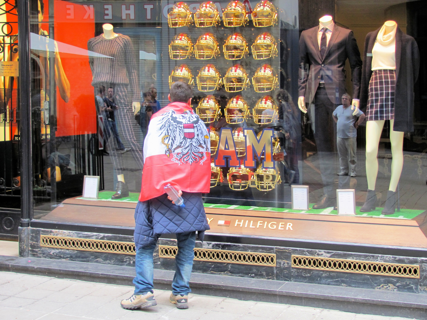 Ein Osterreichischer Schaufenstergucker Foto Bild Spezial Schaufenster Auslagen Bilder Auf Fotocommunity