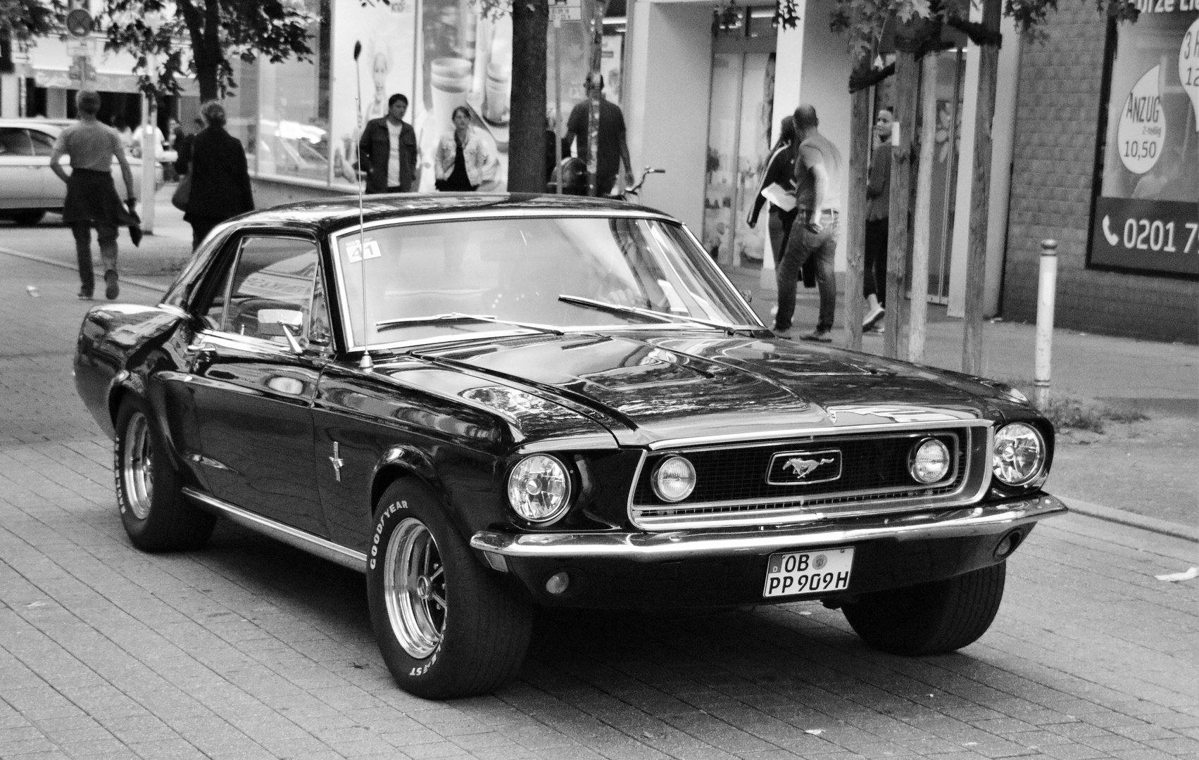 Ein Oldie - Ford Mustang.