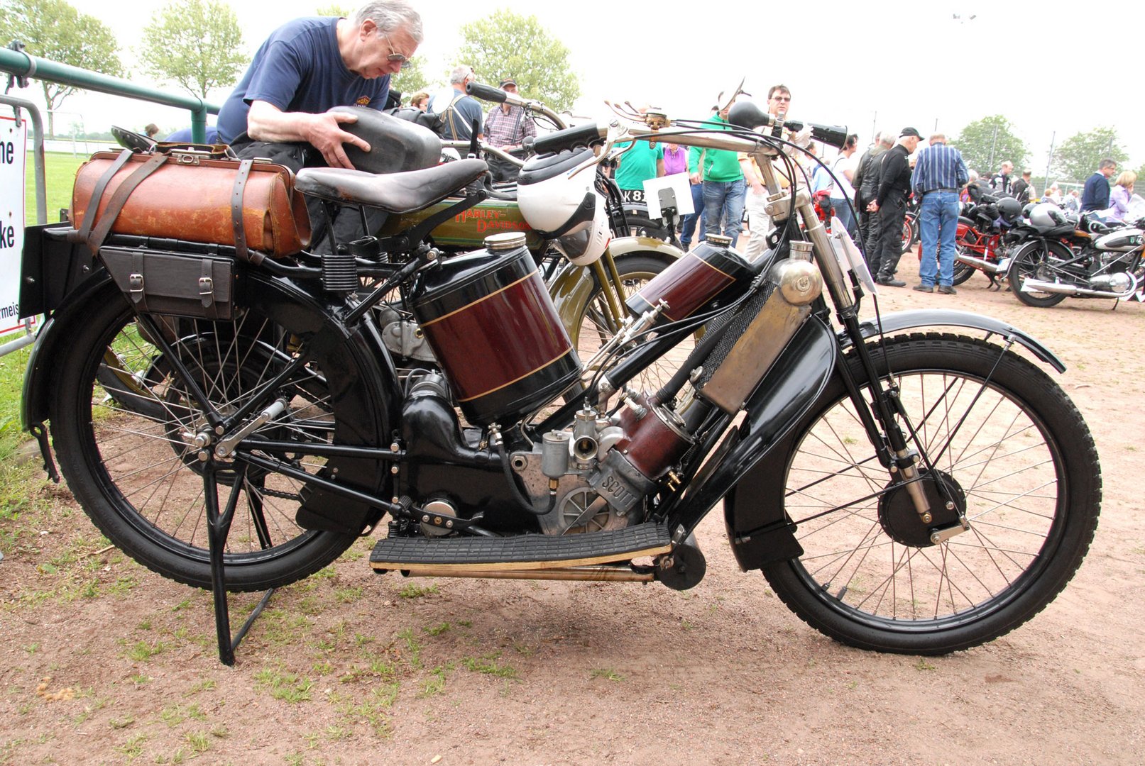 Ein Oldtimer-Motorrad vom unbekannten Hersteller