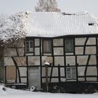 Ein paar Flocken für das alte Haus