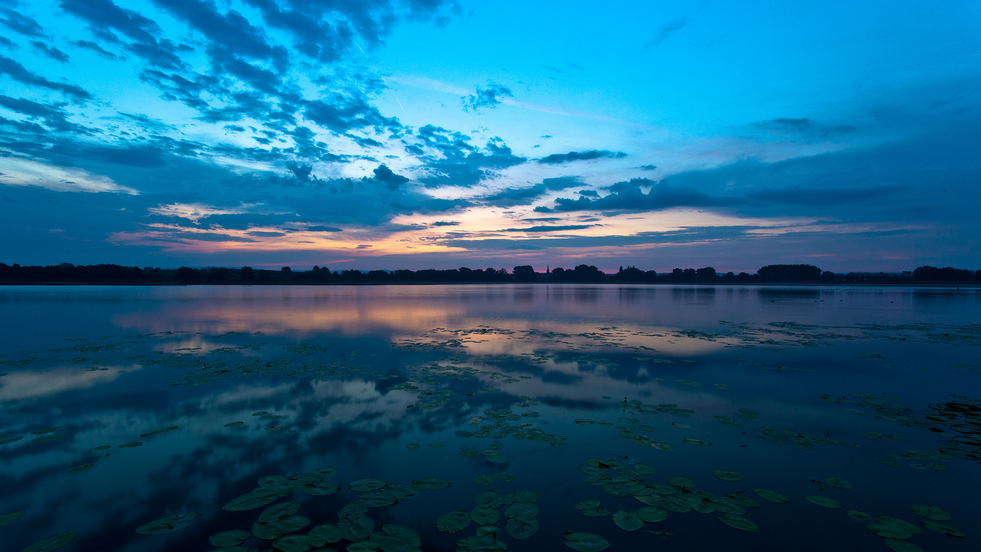 ein paar Minuten vor Sonnenaufgang