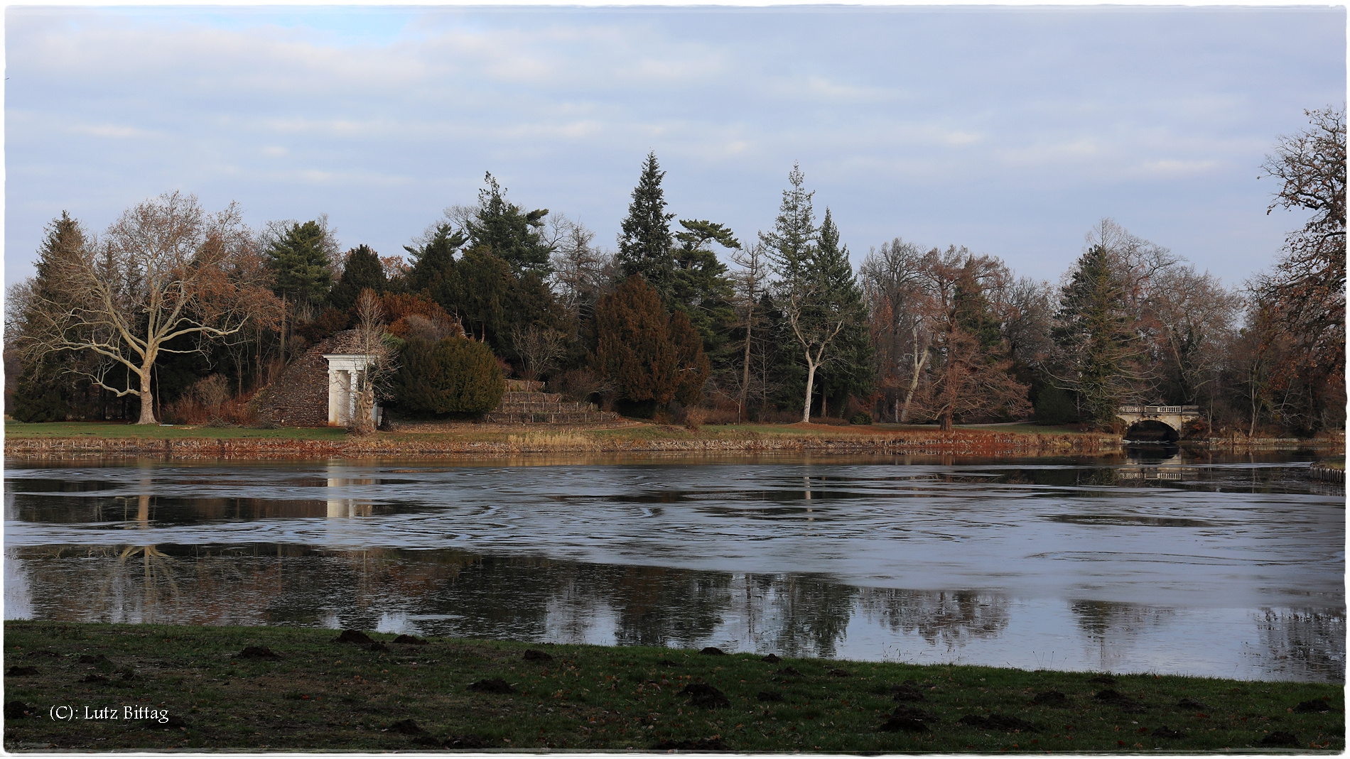 Ein Park im Winterschlaf