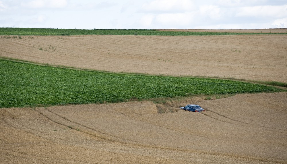 Ein Parkplatz im Kornfeld