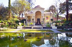 Ein Pavillon im "Garten der Träume" in Kathmandu