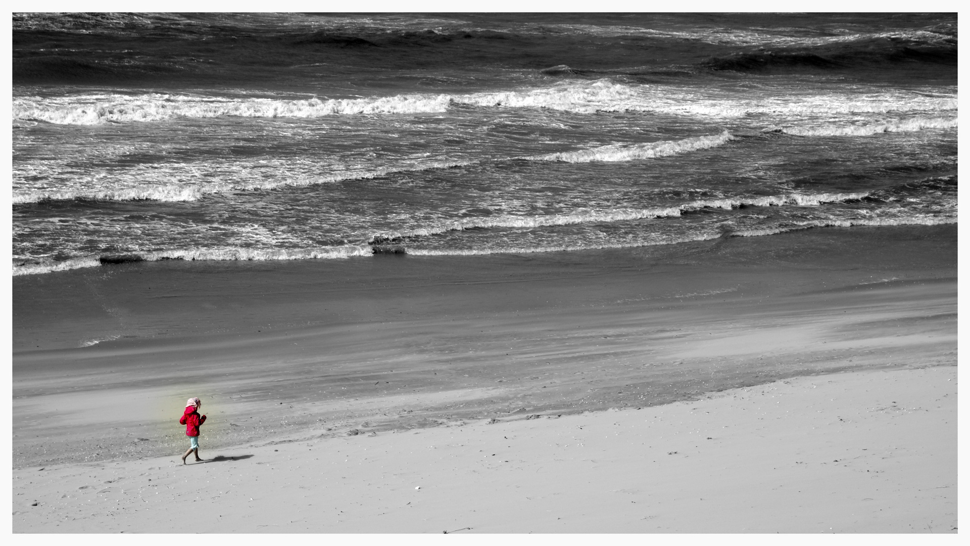 ...ein pinker Punkt läuft den Strand entlang...