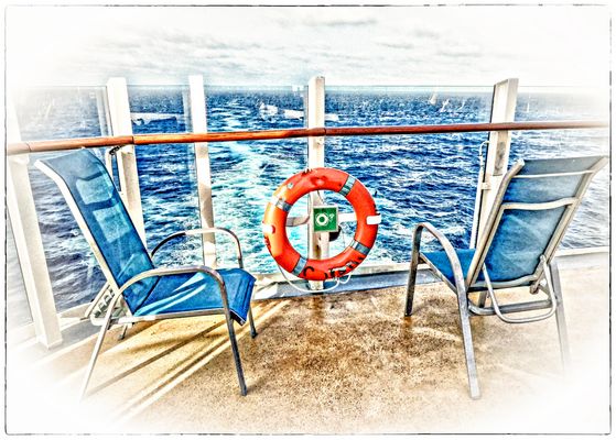 EIN PLATZ AM HECK.....