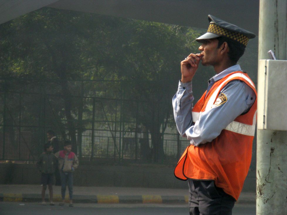 Ein Polizist in Neu-Delhi