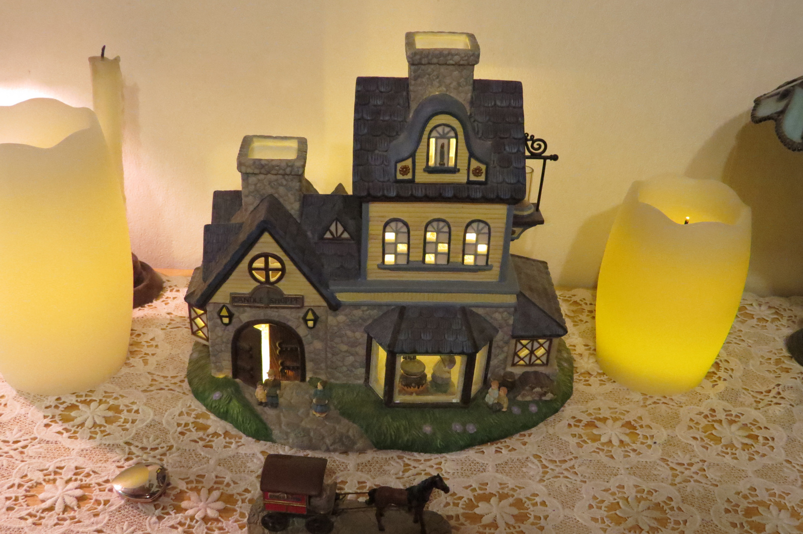 Ein Porzellan Kerzenhaus
