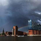 Ein Regenbogen an der Elbe