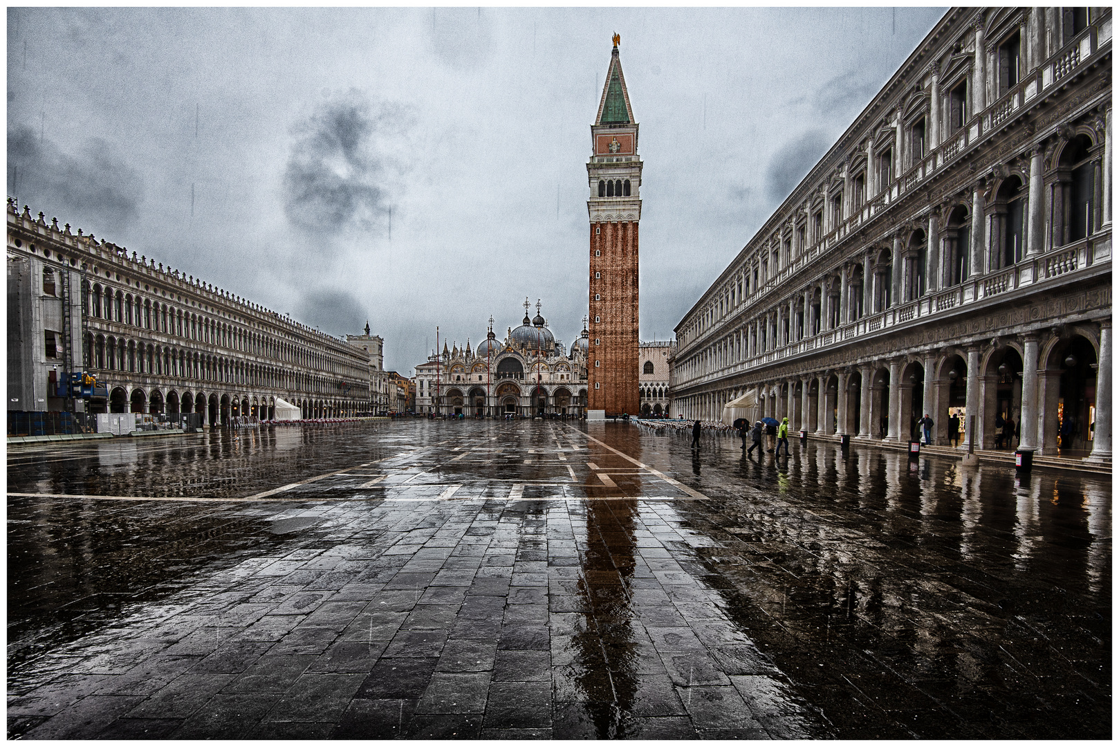 ein Regentag auf dem Markusplatz