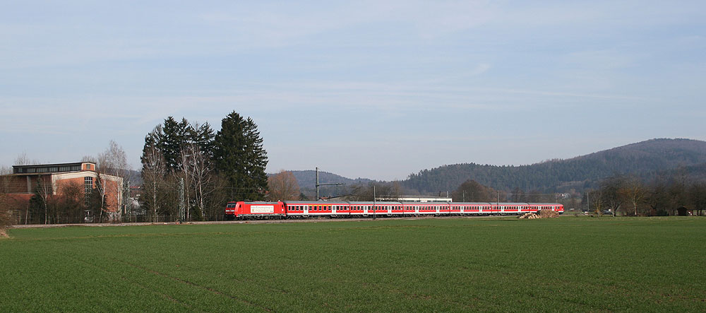 Ein Regionalexpress im Remstal