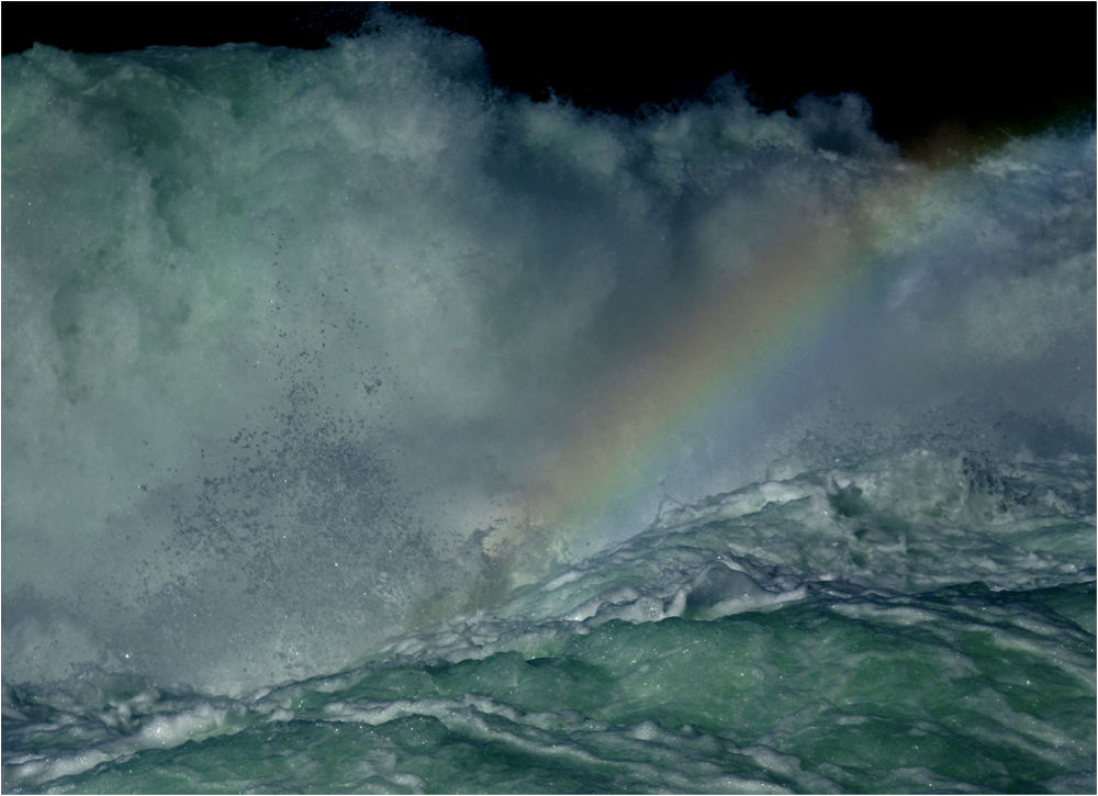 Ein rheinfallender Regenbogen