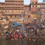 Ein rituelles Bad im Ganges